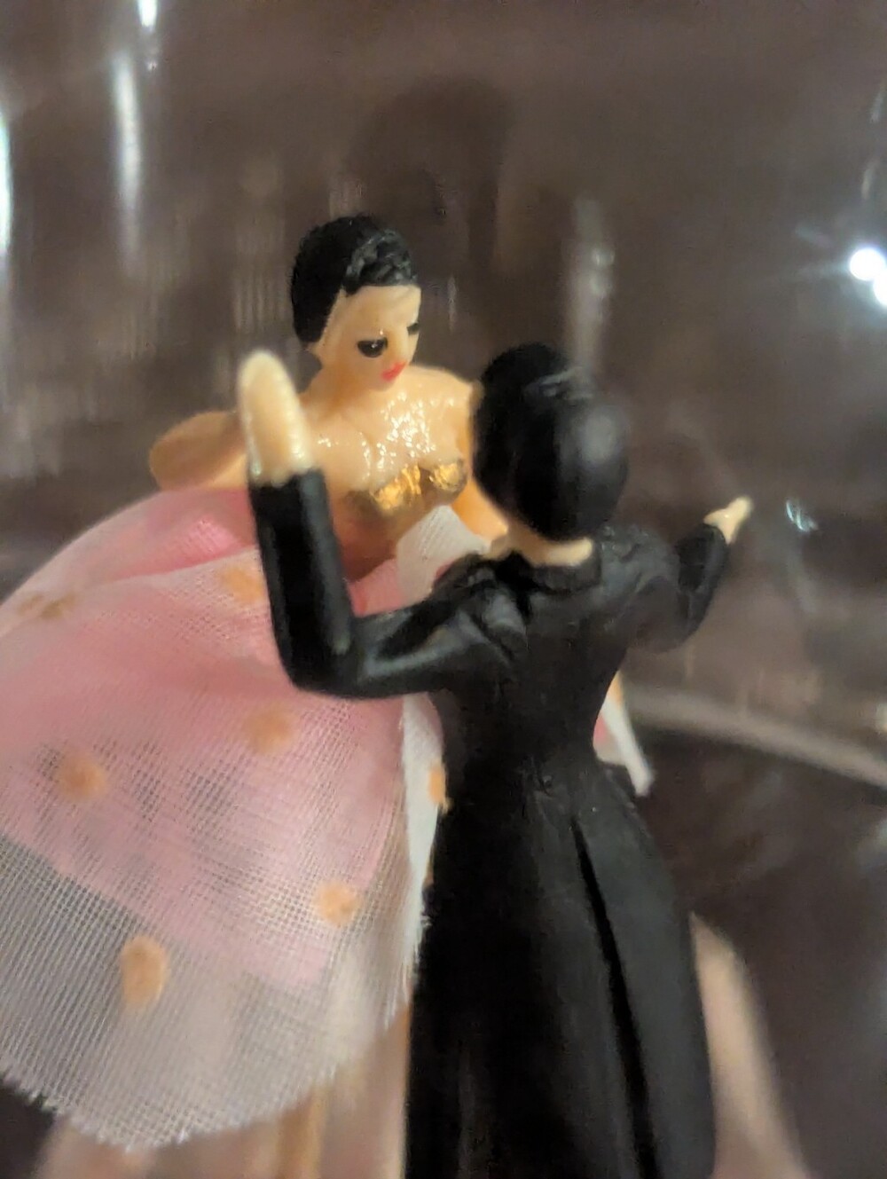 Vintage WACO Japan Lucite Dome Dancing Couple Music Box - Works! - Picture 6 of 11